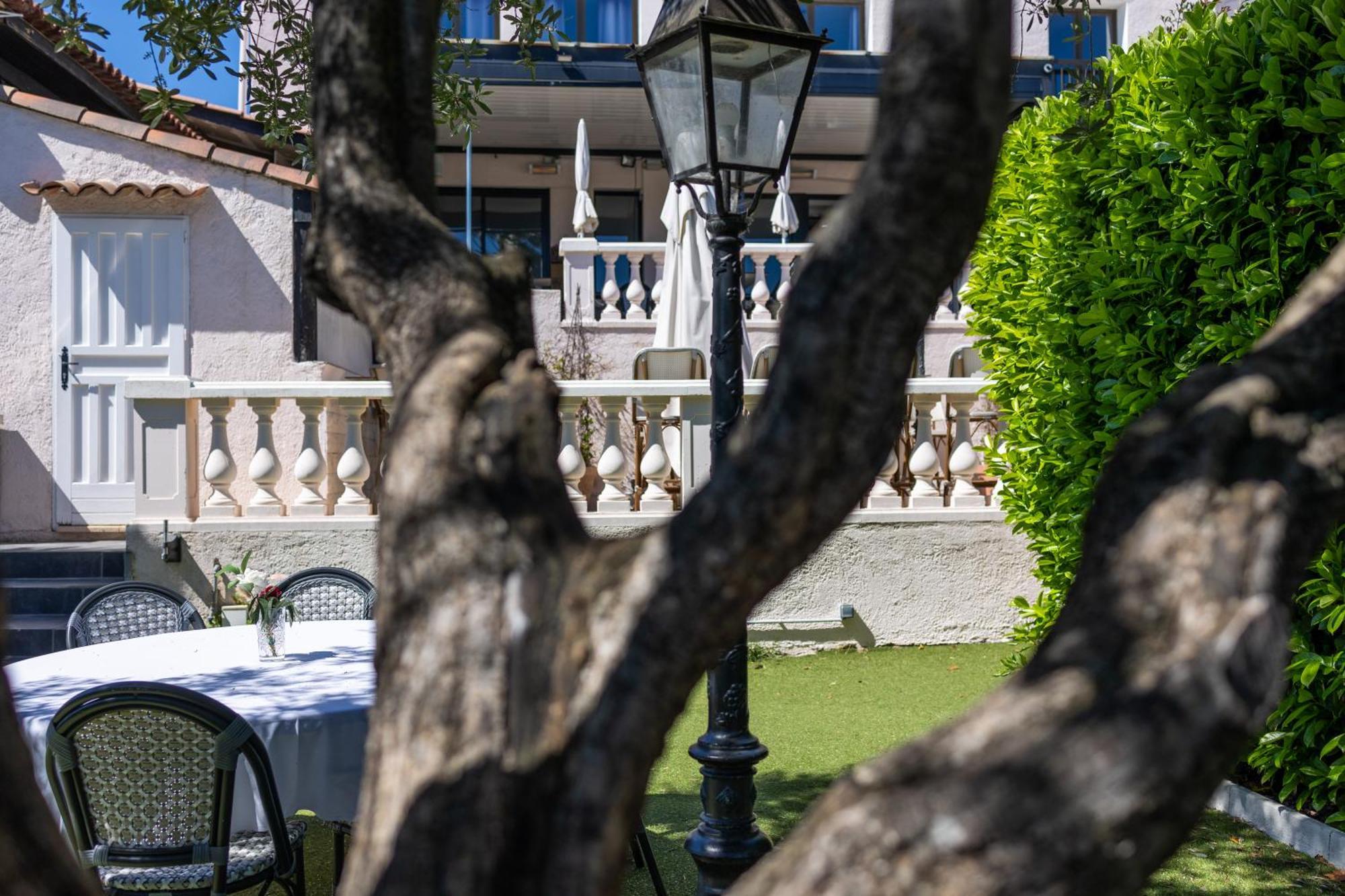 Hotel & Restaurant Perla Riviera Villeneuve-Loubet Exteriér fotografie